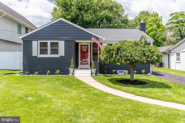 606 Douglass Ave, Rockville