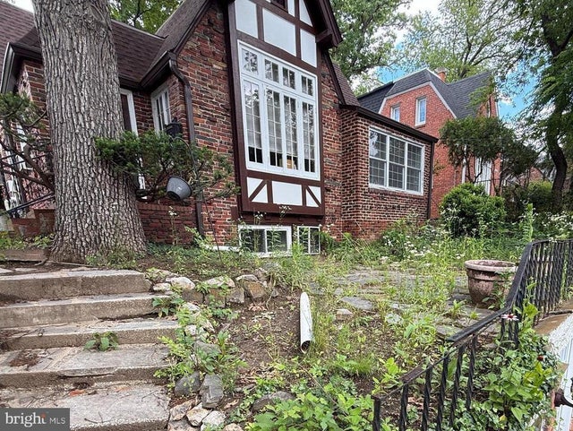 8613 Cedar St, Silver Spring