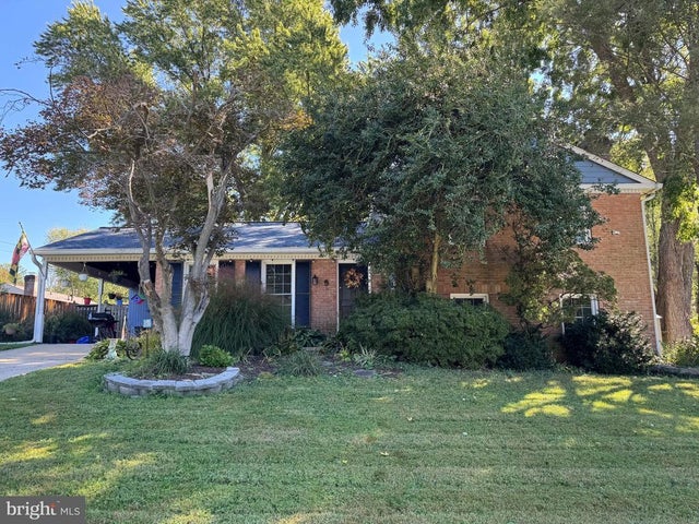 9 Bel Pre Ct, Rockville