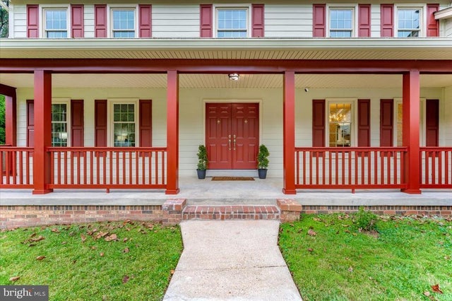 209 Colesville Manor Dr, Silver Spring