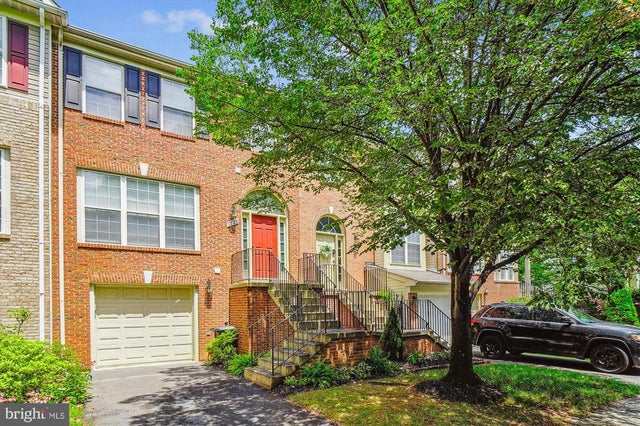 7728 Heritage Farm Dr, Gaithersburg