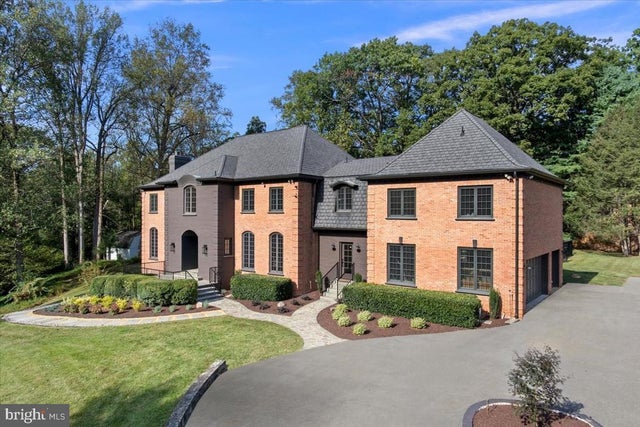 10816 Barn Wood Ln, Potomac