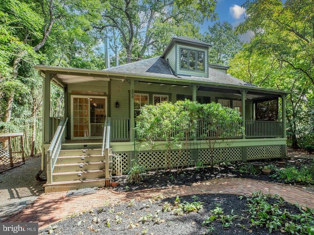 203 Grove Ave, Washington Grove