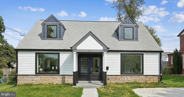221 Normandy Dr, Silver Spring