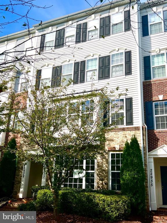 22937 Spicebush Dr #1471, Clarksburg