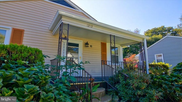 1213 Clagett Dr, Rockville