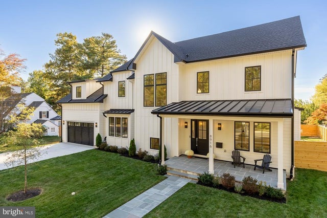 8916 Oneida Ln, Bethesda