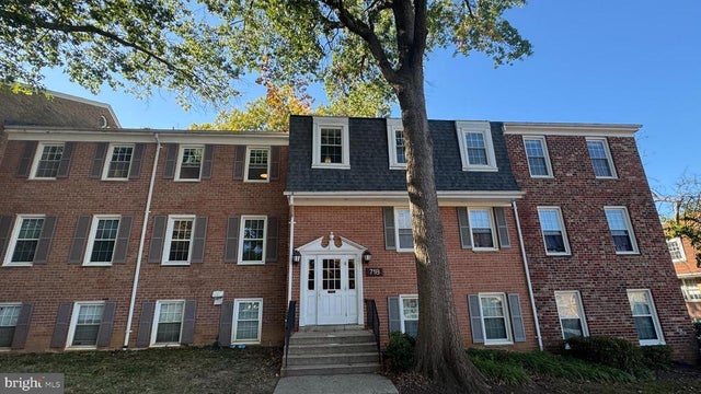 718 Quince Orchard Blvd #201, Gaithersburg