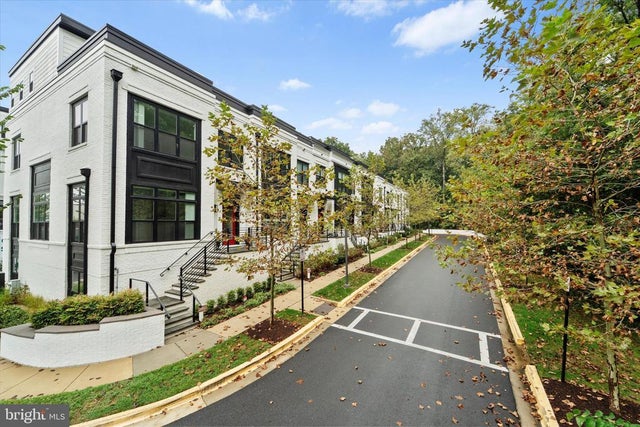 11300 Emerald Park Rd, Potomac