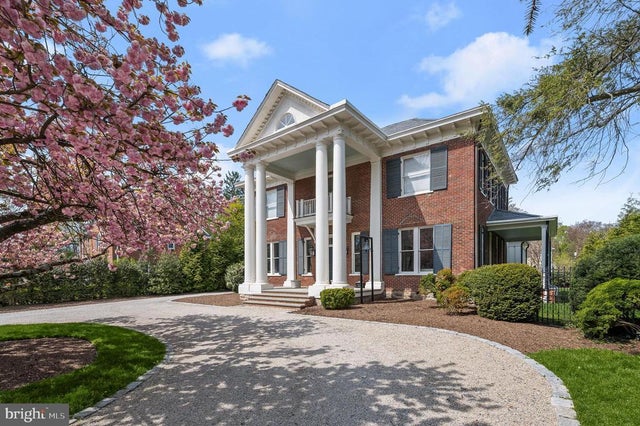 4209 Bradley Ln, Chevy Chase