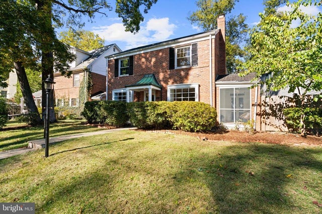 5621 Huntington Pkwy, Bethesda