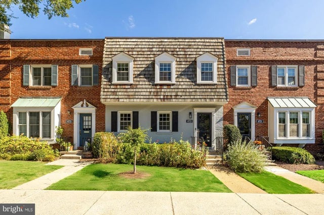 6723 Fairfax Rd #15, Chevy Chase