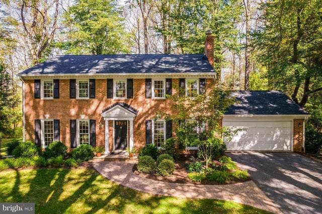 5009 Jasmine Dr, Rockville