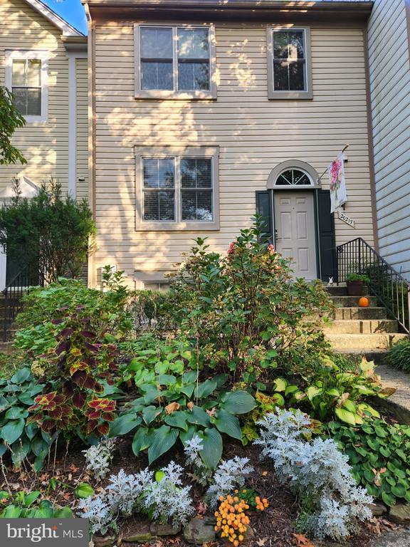 20217 Waterside Dr, Germantown