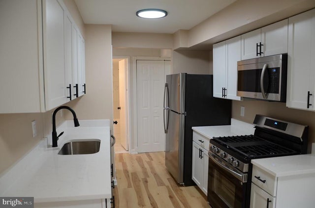 102 Duvall Ln #5-201, Gaithersburg