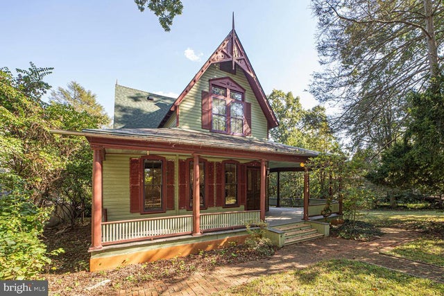 111 Grove Ave, Washington Grove