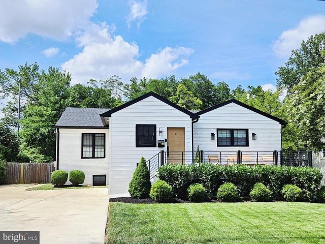 9721 Bellevue Dr, Bethesda