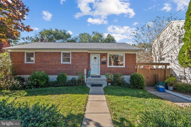 4616 Creek Shore Dr, Rockville