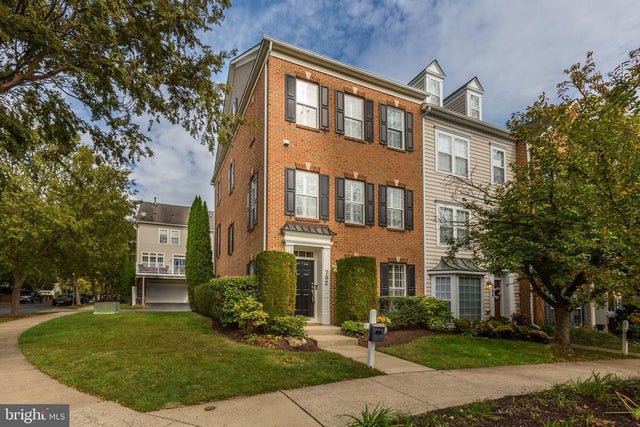 702 Market St E, Gaithersburg