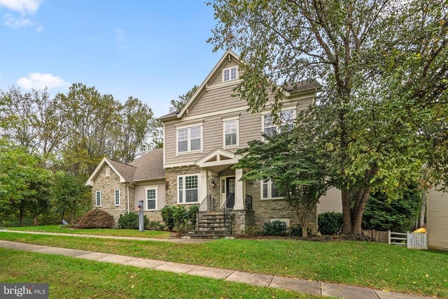 22427 Brook Point Way, Clarksburg