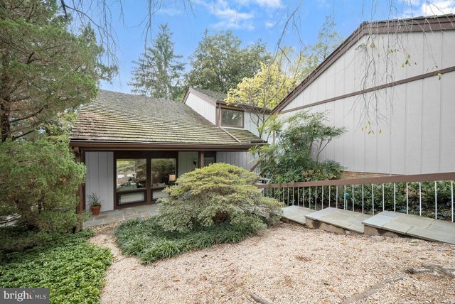 6306 Swords Way, Bethesda