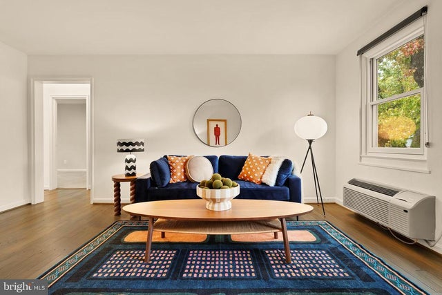 4818 Chevy Chase Dr #303, Chevy Chase