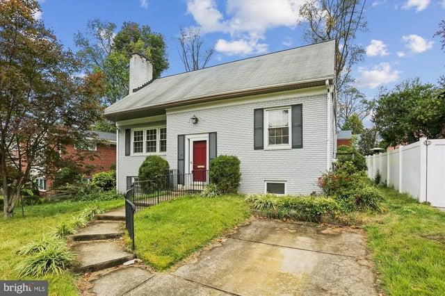 5517 Huntington Pkwy, Bethesda