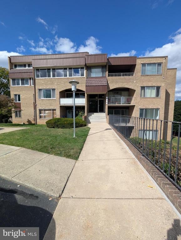 436 Girard St #104, Gaithersburg
