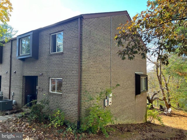 9961 Lake Landing Rd, Gaithersburg