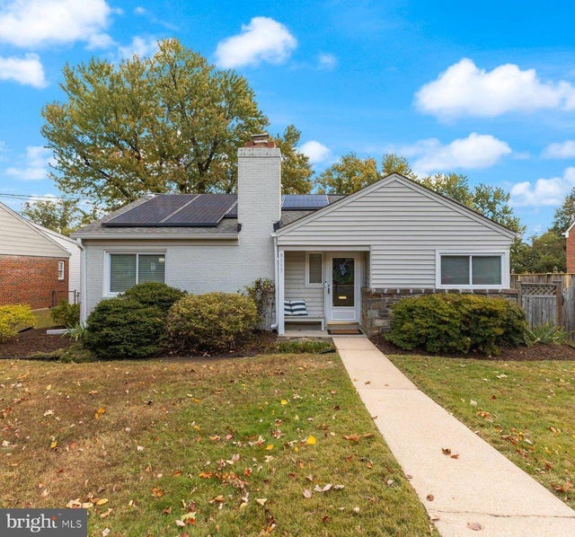 8113 Carroll Ave, Takoma Park