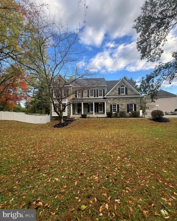 12827 Tern Dr, North Potomac