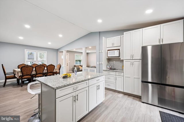 8313 Shady Spring Dr, Gaithersburg