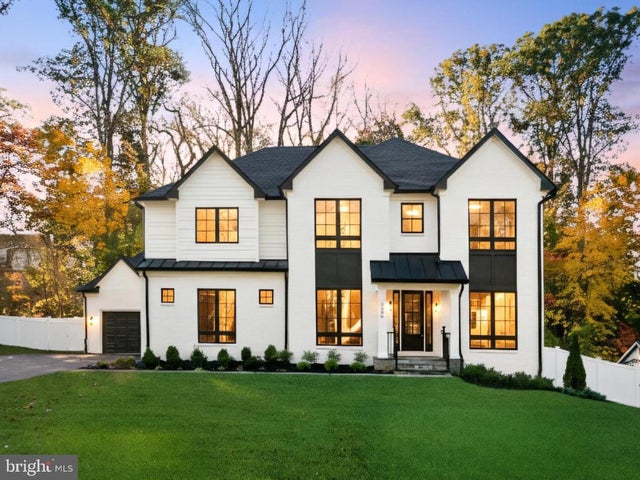 7806 Carteret Rd, Bethesda