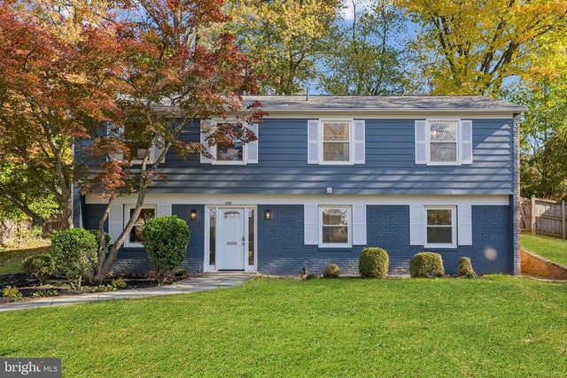 9709 Corkran Ln, Bethesda