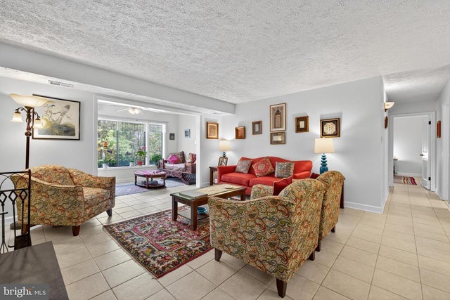 910 Windbrooke Dr #910, Gaithersburg