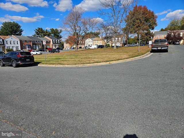 9210 Hummingbird Ter, Gaithersburg