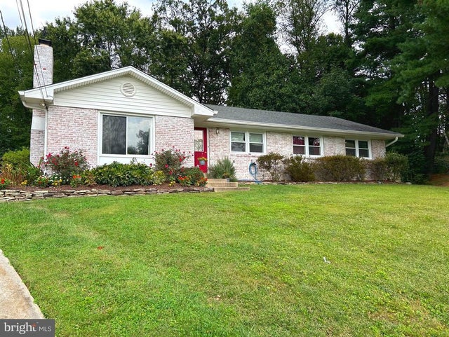 9 Plummer Ct, Germantown