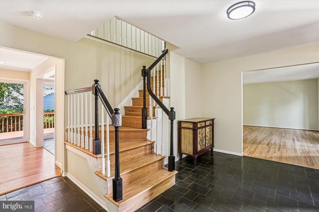 9017 Falls Chapel Way, Potomac