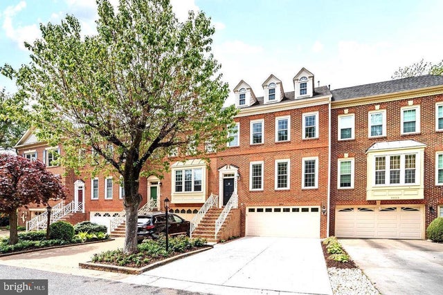 9957 Foxborough Cir, Rockville