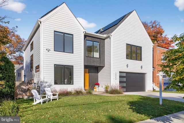 10404 Hebard St, Kensington