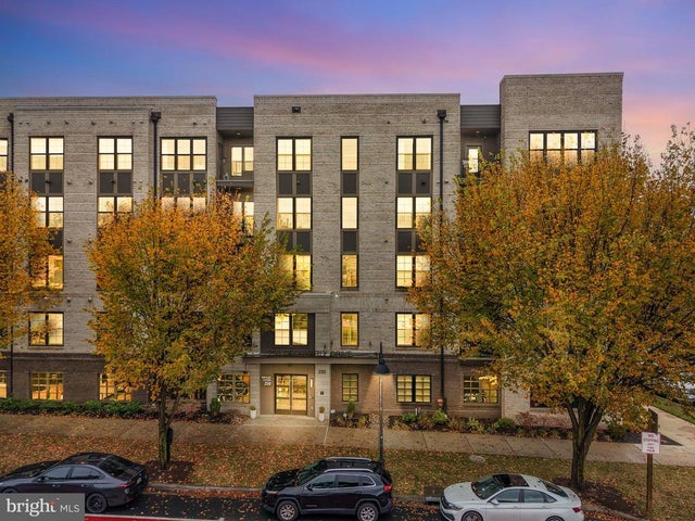 250 Decoverly Dr #425, Gaithersburg