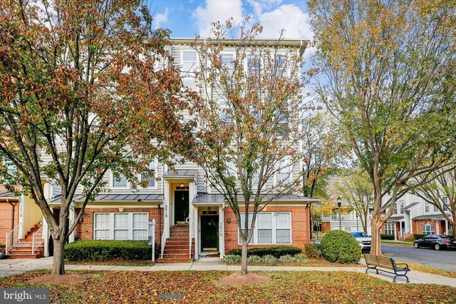 301-b Cross Green St #301-b, Gaithersburg