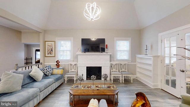 9207 Colesville Rd, Silver Spring