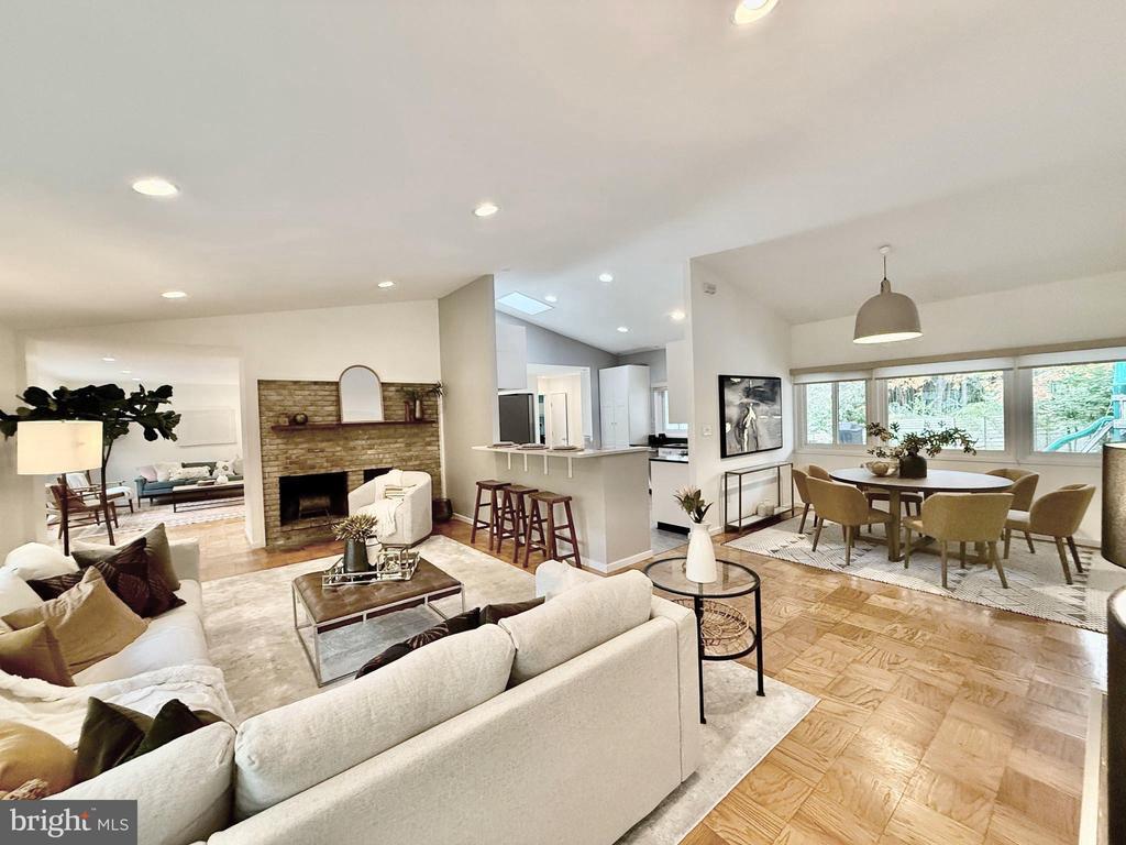 8216 Fenway Rd, BETHESDA