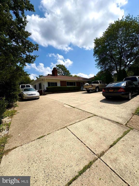 10229 Ne Green Forest Dr, Silver Spring