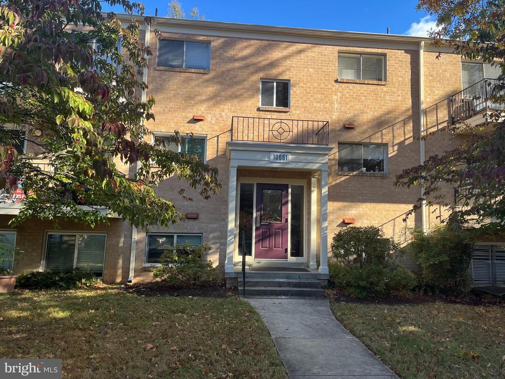 10661 Montrose Ave #103, BETHESDA
