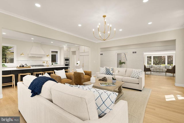 10700 Alloway Dr, Potomac