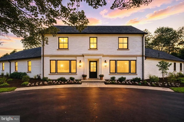 10700 Alloway Dr, Potomac