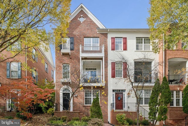 311 Garden View Sq, Rockville