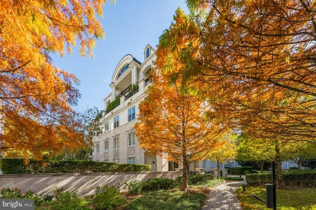 8111 River Rd #116, Bethesda